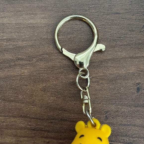 DISNEY Rubber & Metal Keychain Backpack Bag Clip WINNIE THE POOH Riding A Bike - Picture 9 of 9